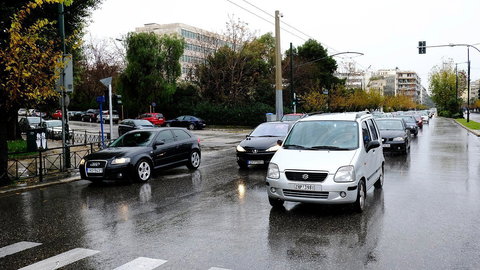 Le forti piogge hanno allagato le strade