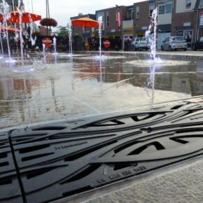 RECYFIX PRO with metropolis grating draining a fountain