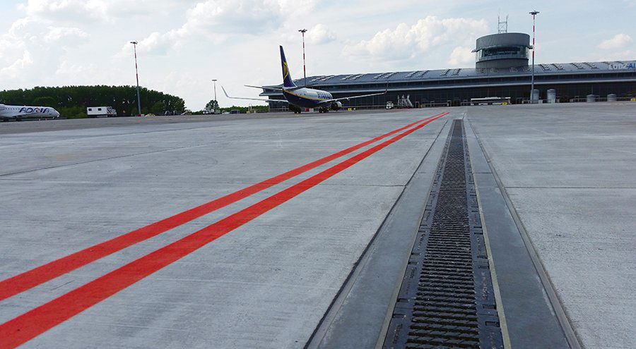 FASERFIX SUPER installed at Polish airport