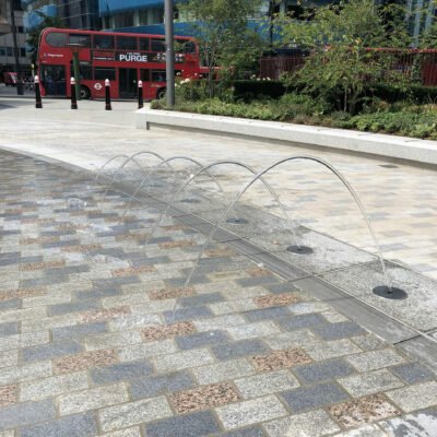 Springbrunnen als Entwässerungssystem Aldgate Square