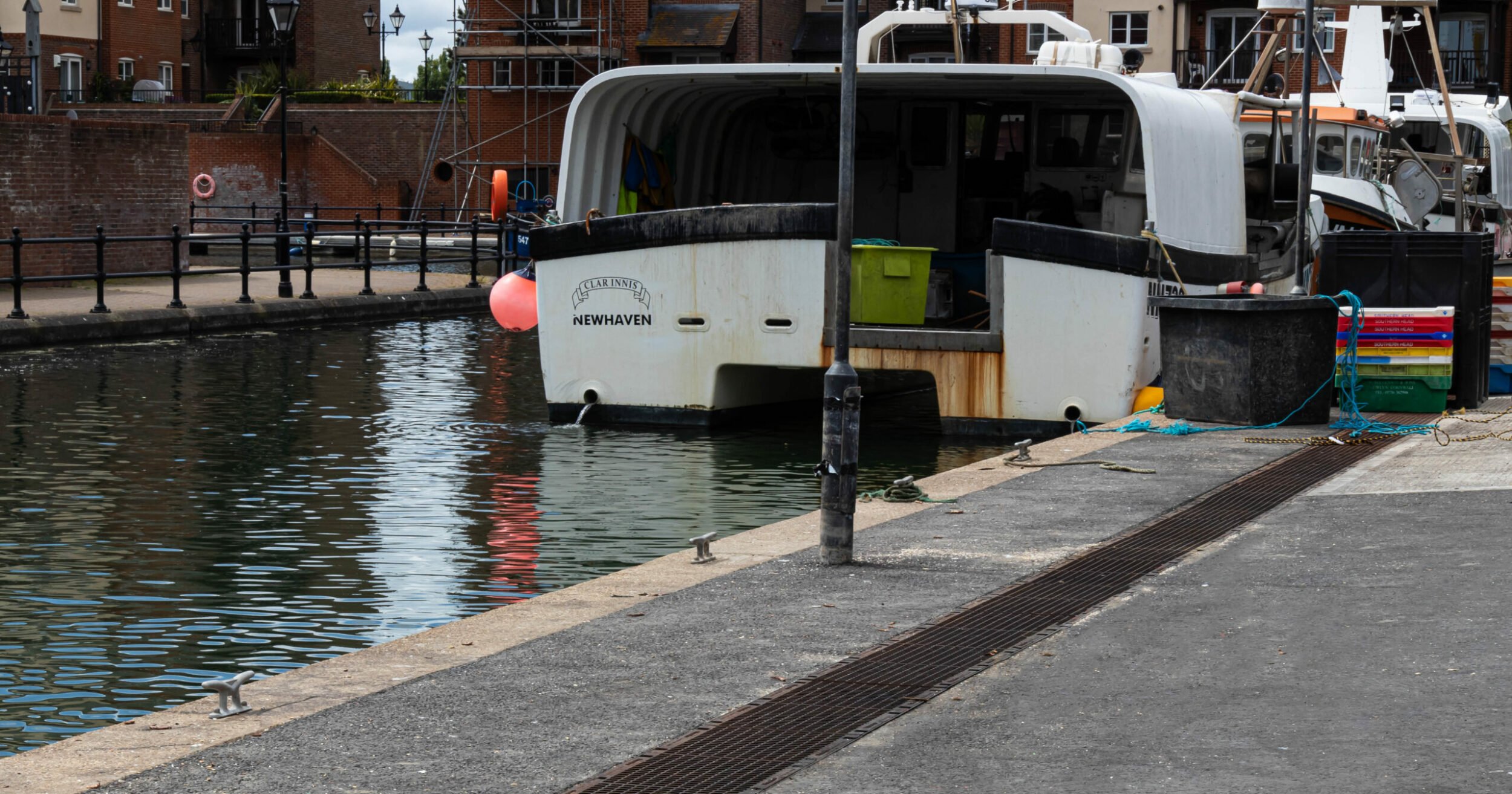 Water dat op de kade slaat gaat schoner weer terug in Eastbourne Quay haven met DRAINFIX CLEAN | HAURATON