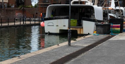 Water dat op de kade slaat gaat schoner weer terug in Eastbourne Quay haven met DRAINFIX CLEAN filtersubstraat | HAURATON
