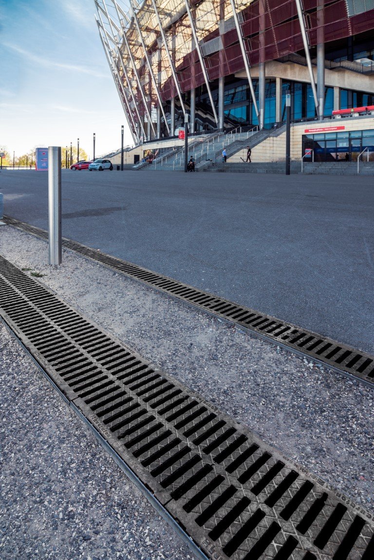 betonowe odwodnienie na obiekty sportowe stadion narodowy w warszawie