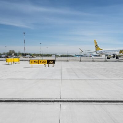 Kraków Airport, płyta postojowa i odwodnienie liniowe HAURATON