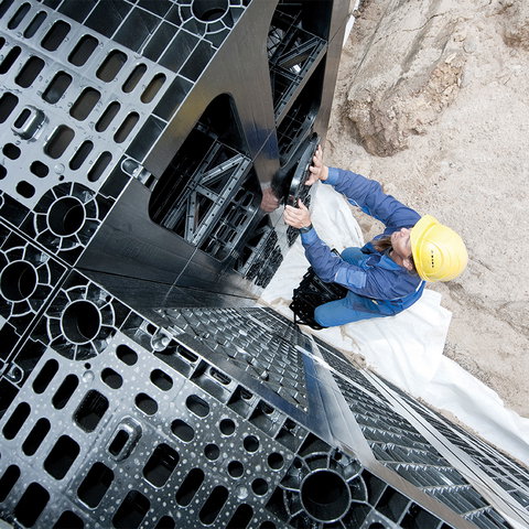 montaż zbiornika rozsączającego rausikko